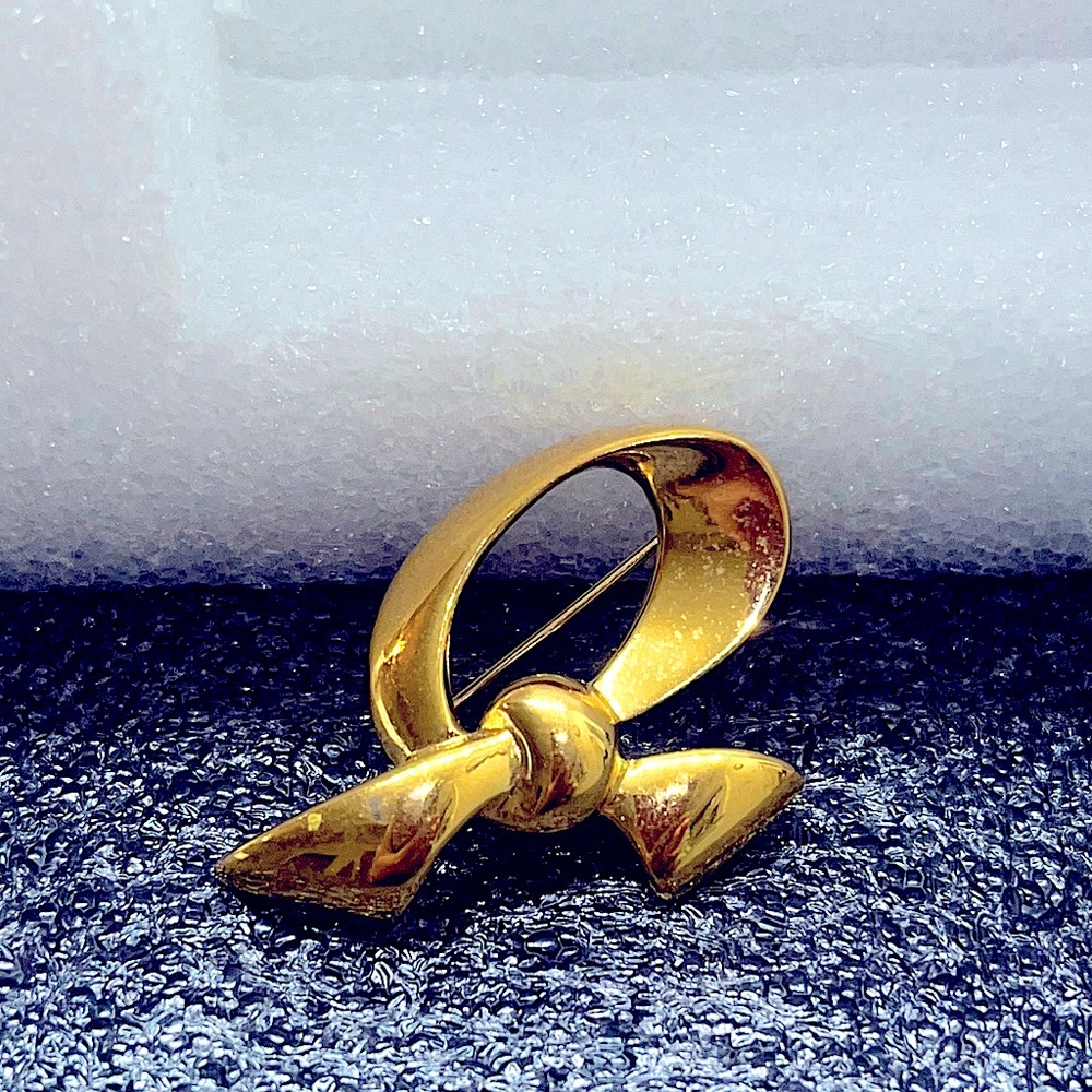 Gold Toned Napier Pin Brooch